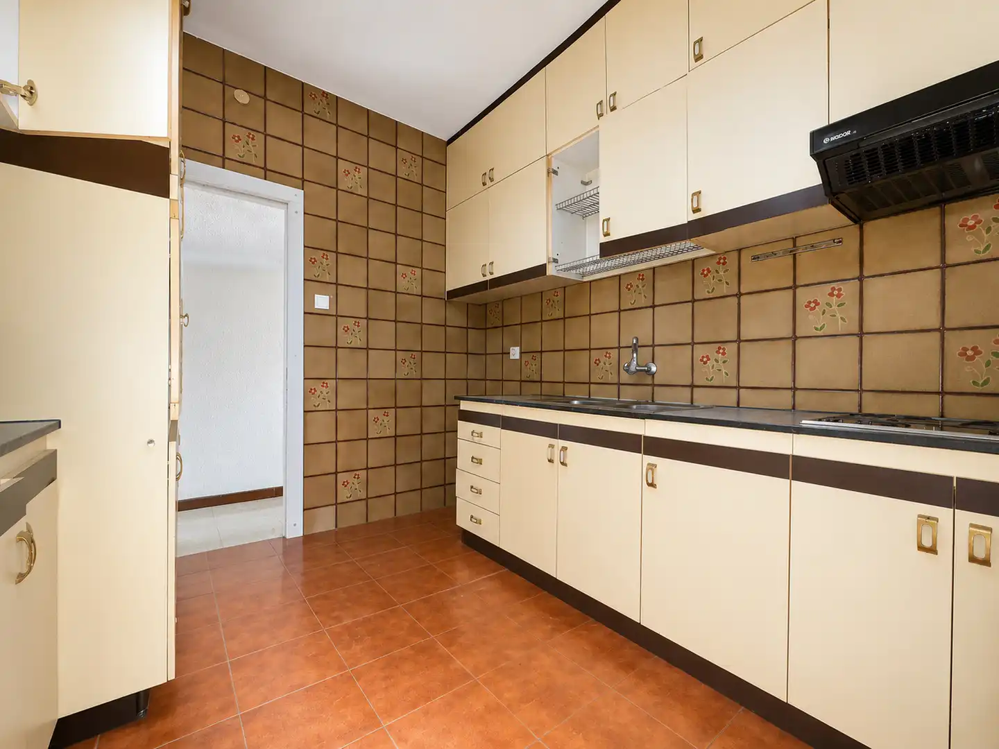 Cocina de Piso en venta en Esplugues de Llobregat con Trastero y Balcón