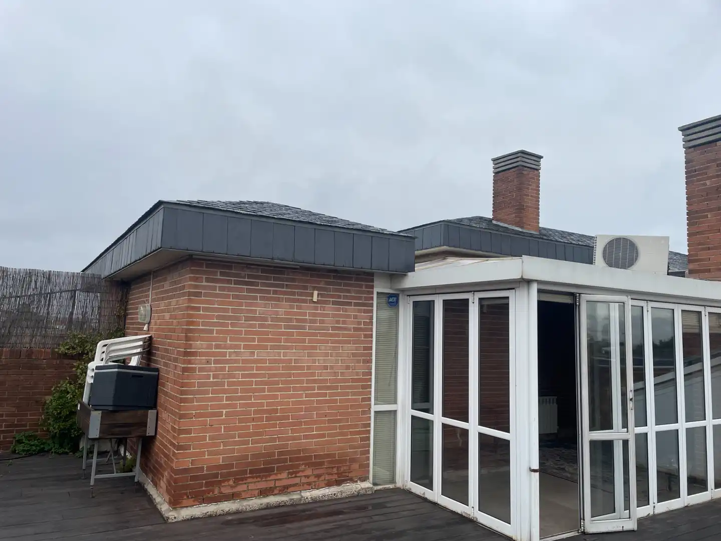 Vista exterior de Ático en venta en Pozuelo de Alarcón con Aire acondicionado, Calefacción y Jardín privado