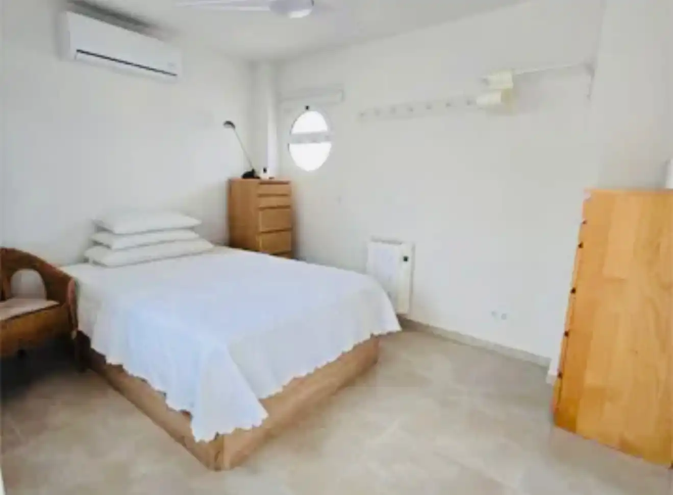 Schlafzimmer von Haus oder Chalet zum Verkauf in Calpe / Calp mit Klimaanlage, Heizung und Privatgarten