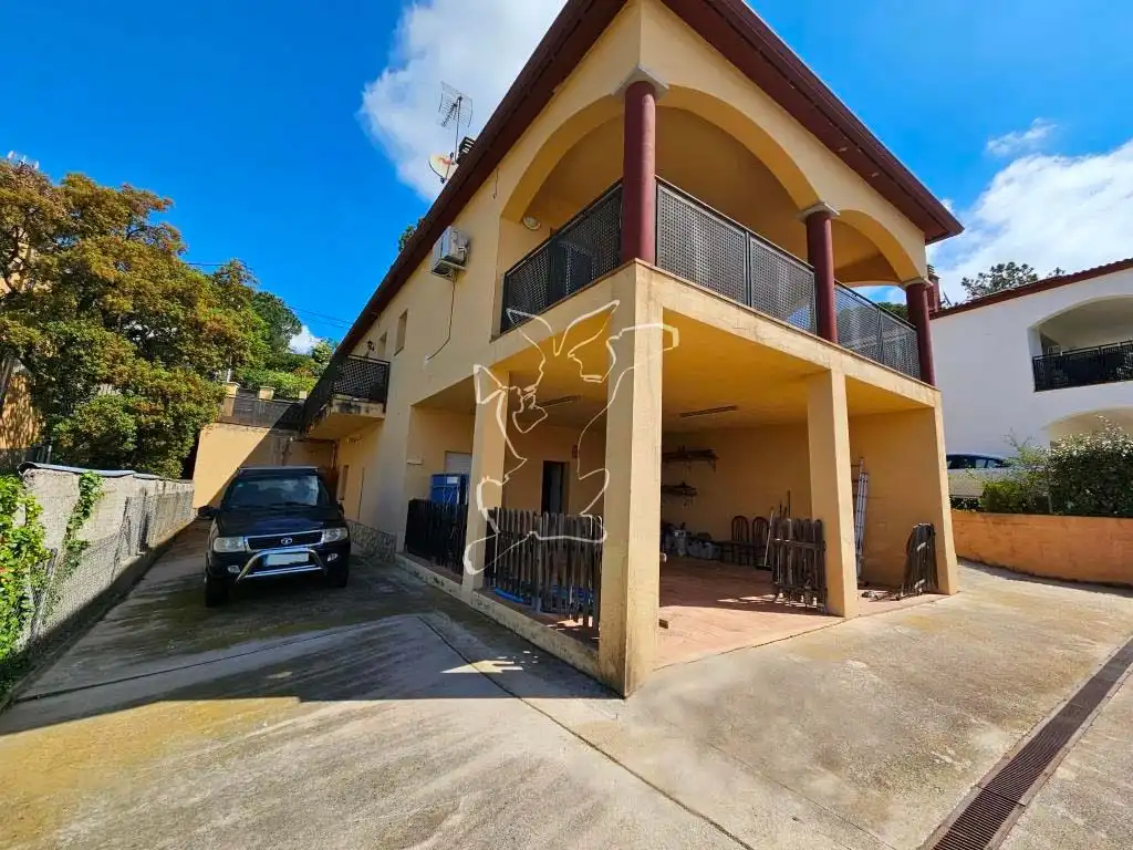 Vista exterior de Casa o chalet en venta en Vidreres con Jardín privado, Terraza y Piscina