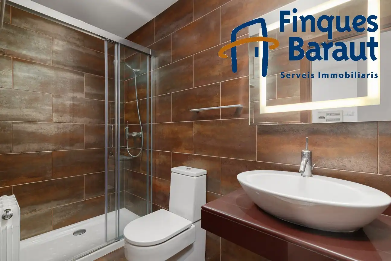 Bathroom of Houses for sale in Pau  with Air Conditioner, Heating and Private garden