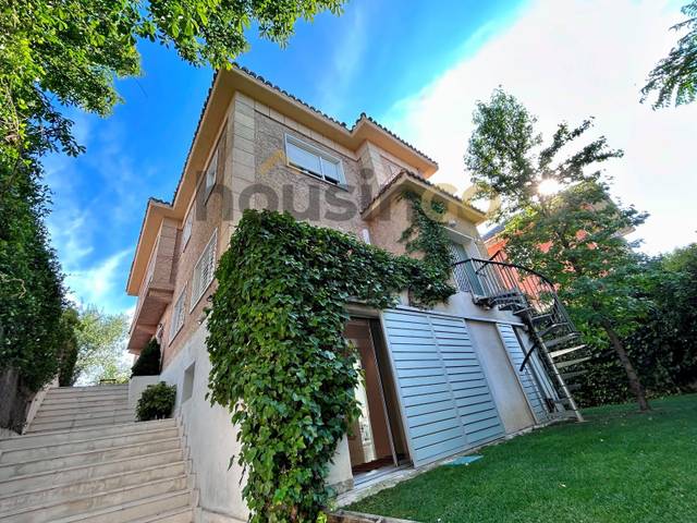 Piso en Alquiler en Triana en Sol