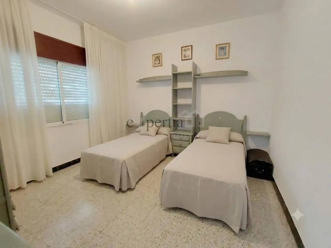 Dormitori de Casa o xalet en venda en Rianxo amb Calefacció, Jardí privat i Traster