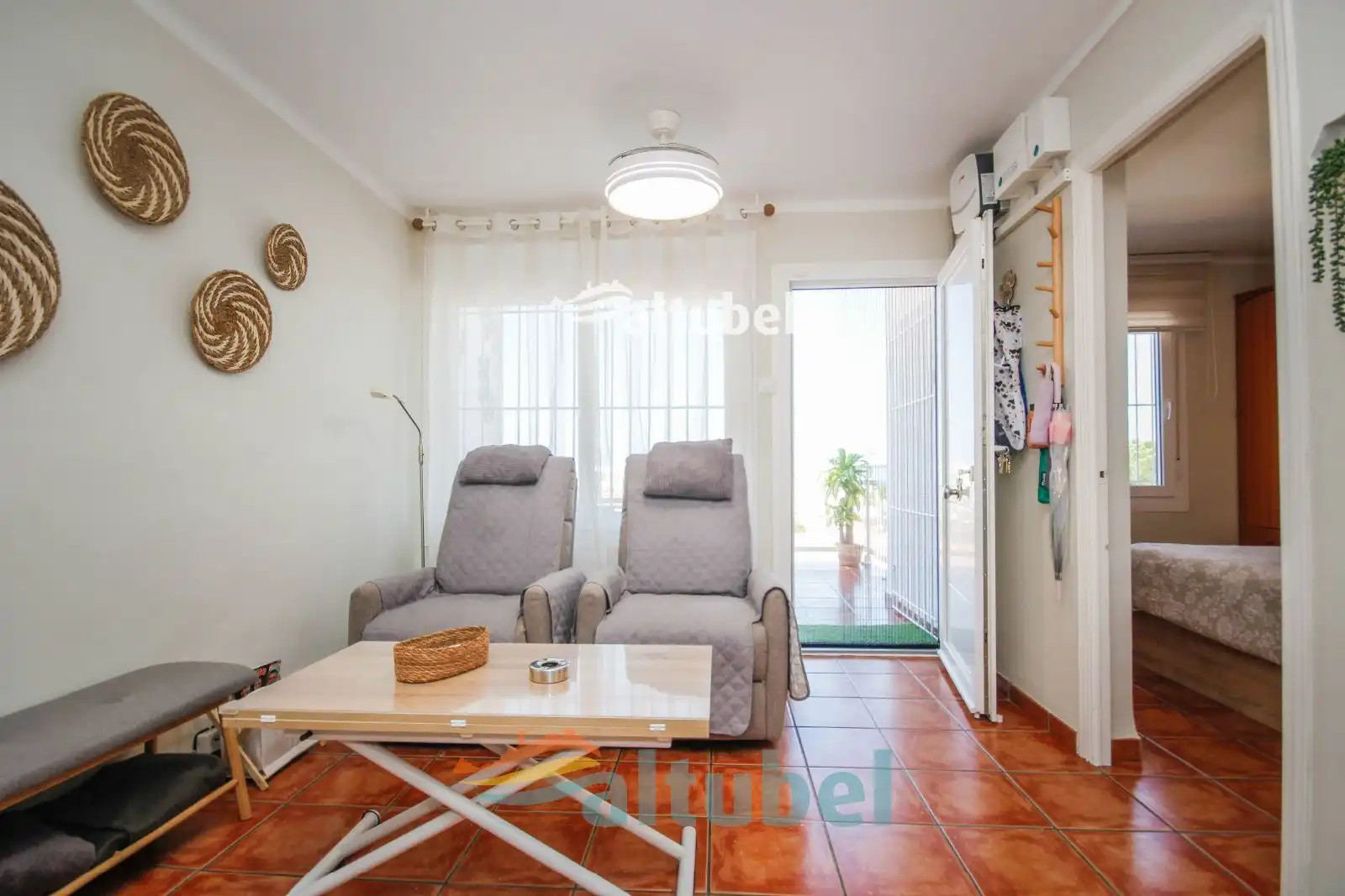 Sala d'estar de Casa adosada en venda en Peñíscola / Peníscola amb Aire condicionat i Terrassa