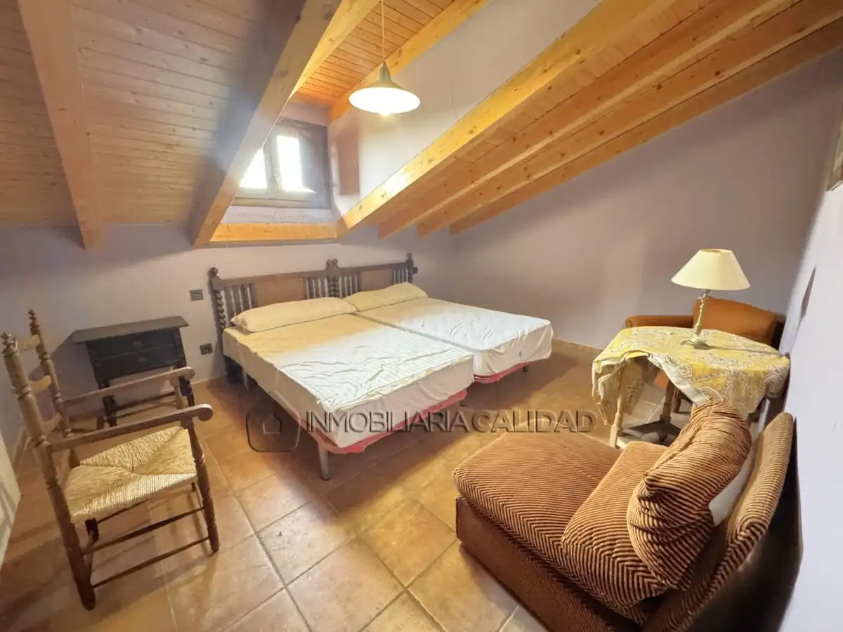 Habitación de Casa o chalet en venta en Burgos con Calefacción