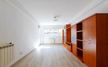 Bedroom of Flat for sale in  Madrid Capital  with Air Conditioner, Heating and Oven