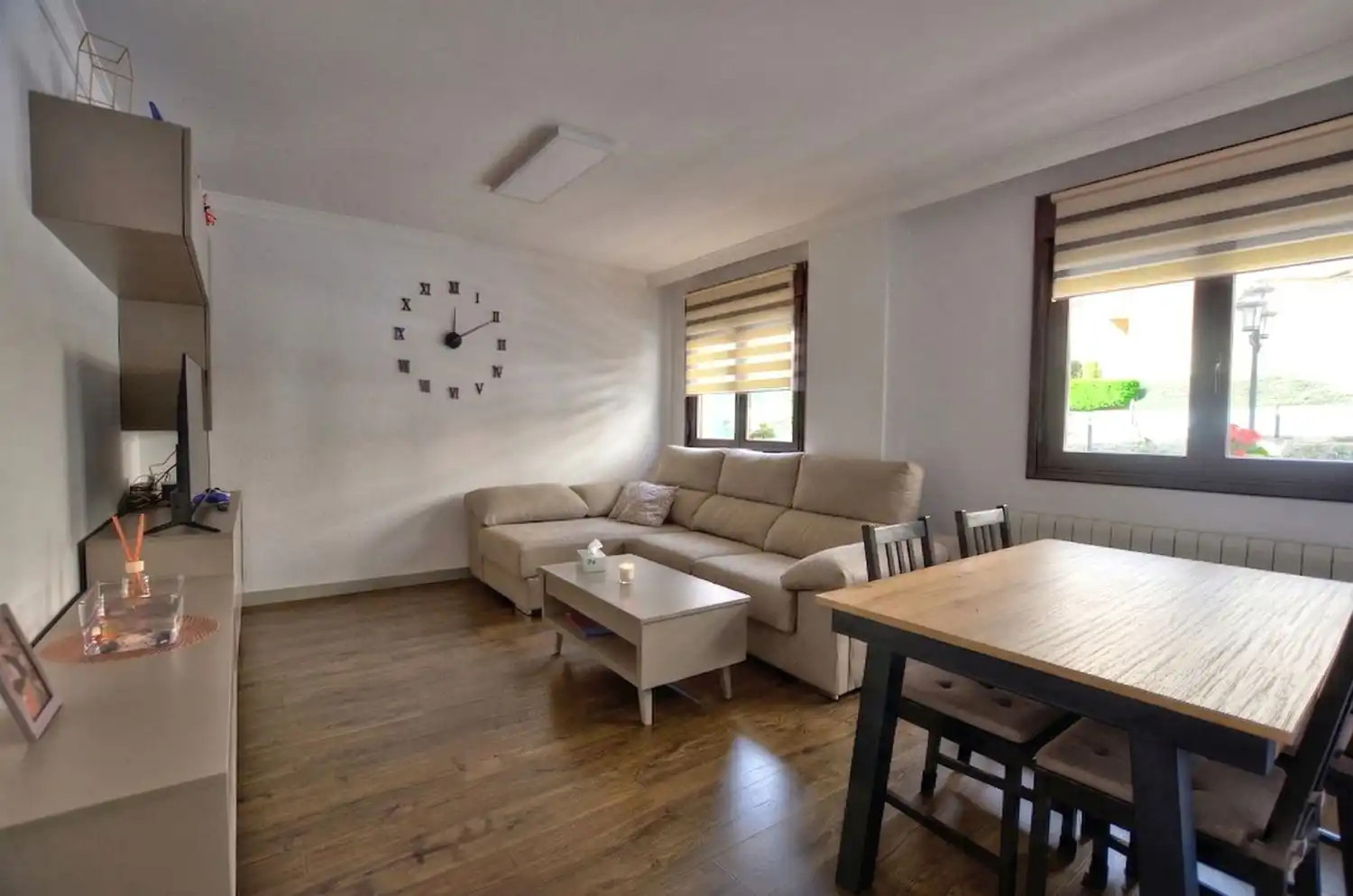 Sala de estar de Piso en venta en Oviedo  con Aire acondicionado, Calefacción y Jardín privado