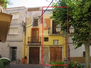 Casa a schiera con balcone in vendita a Calle Alcalde Sanmarti 11