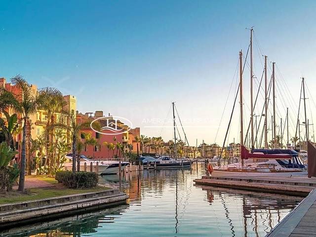Piso en Venta en Puerto de Sotogrande - La Marina