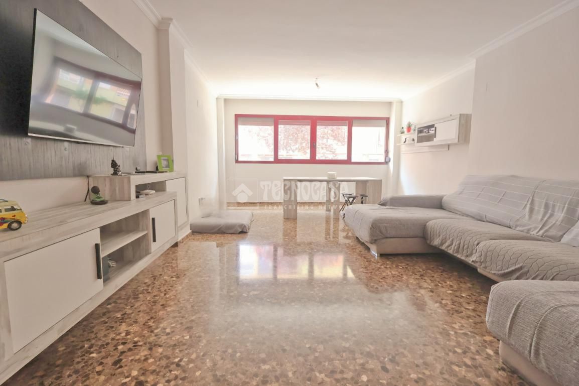 Sala d'estar de Pis en venda en Sagunto / Sagunt amb Aire condicionat i Terrassa