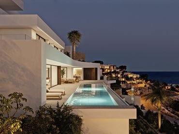 Villa con piscina in vendita a Avinguda dels Garcies