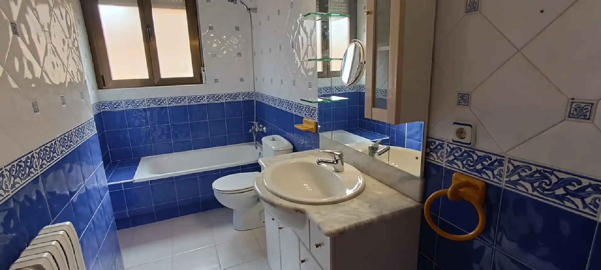 Baño de Apartamento de alquiler en Palencia con Calefacción, Terraza y Amueblado