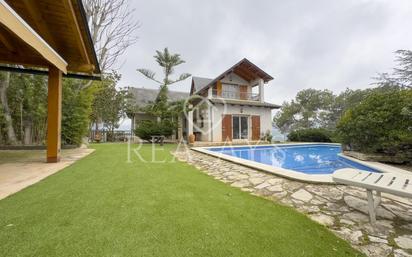 Vista exterior de Casa o xalet en venda en Vallirana amb Calefacció, Jardí privat i Terrassa