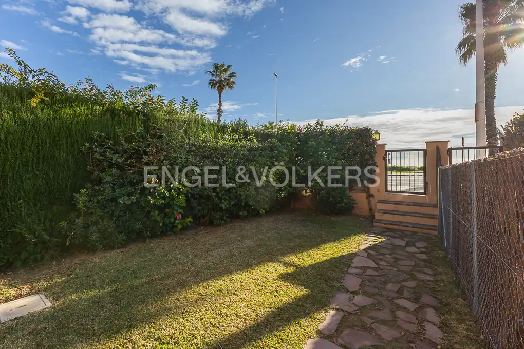 Exterior view of Houses for rent in Castellón de la Plana / Castelló de la Plana  with Air Conditioner, Heating and Private garden