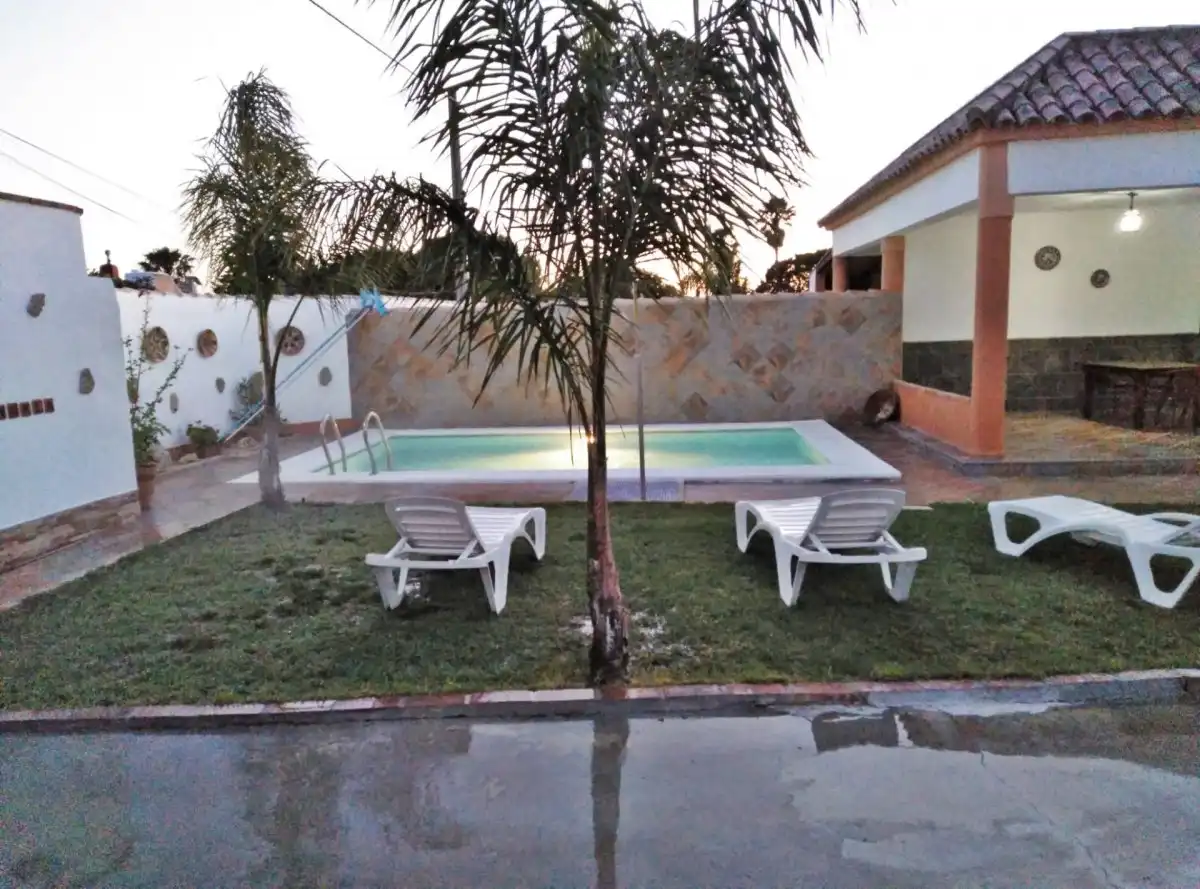Piscina de Casa o xalet en venda en Chiclana de la Frontera amb Jardí privat, Terrassa i Piscina