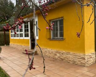 Vista exterior de Finca rústica en venda en Santa Colomba de Curueño amb Calefacció