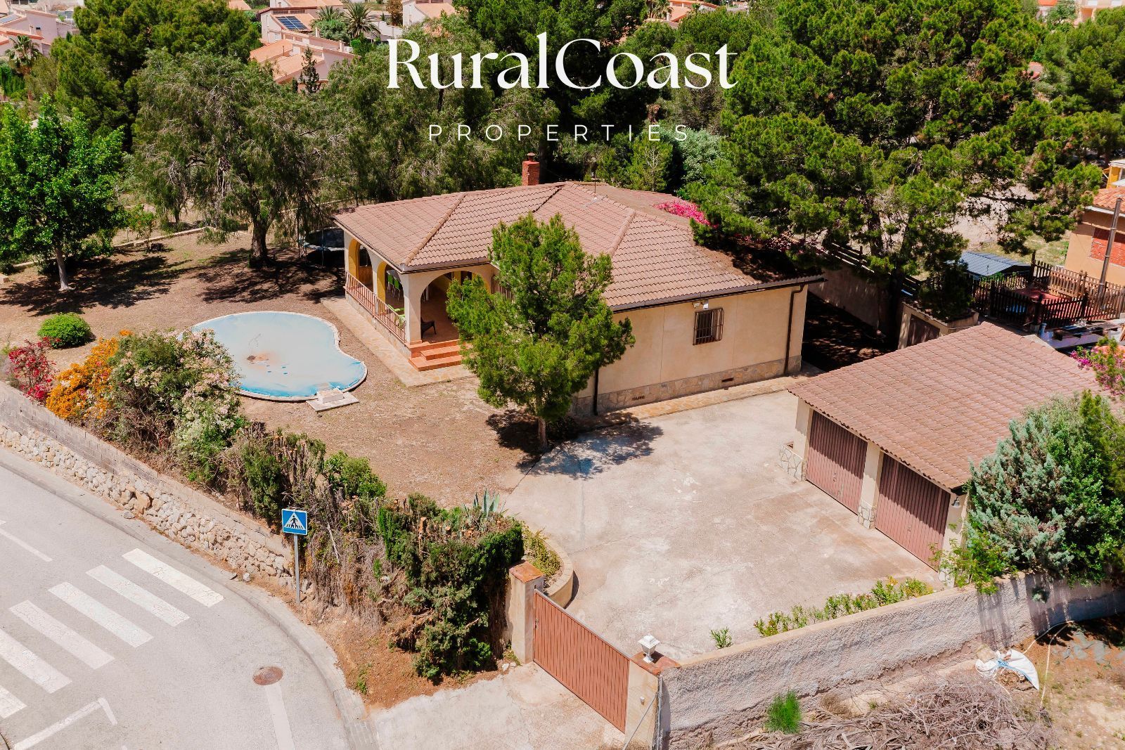 Vista exterior de Casa o xalet en venda en Busot amb Calefacció, Terrassa i Traster