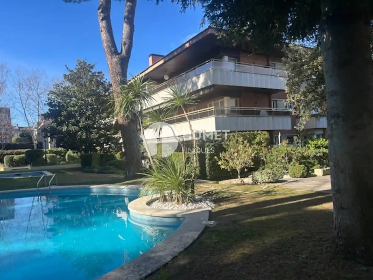 Exterior view of Flat for sale in Sant Cugat del Vallès  with Air Conditioner, Heating and Private garden