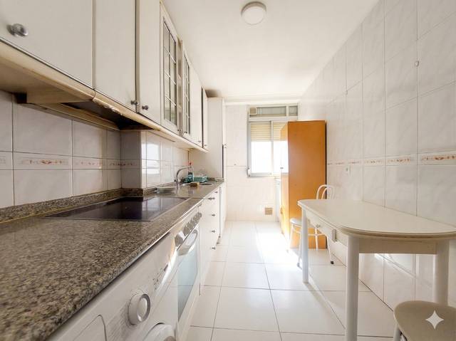 Piso en Venta en Logroño - Avda de La Paz en Residencia