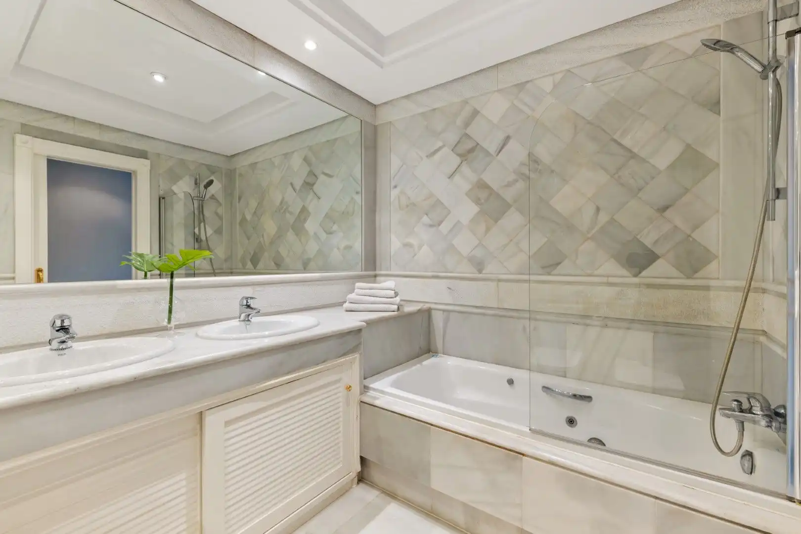 Apartments for sale in Calle Pepe Carleton #PLANTA 2, La Carolina - Guadalpín