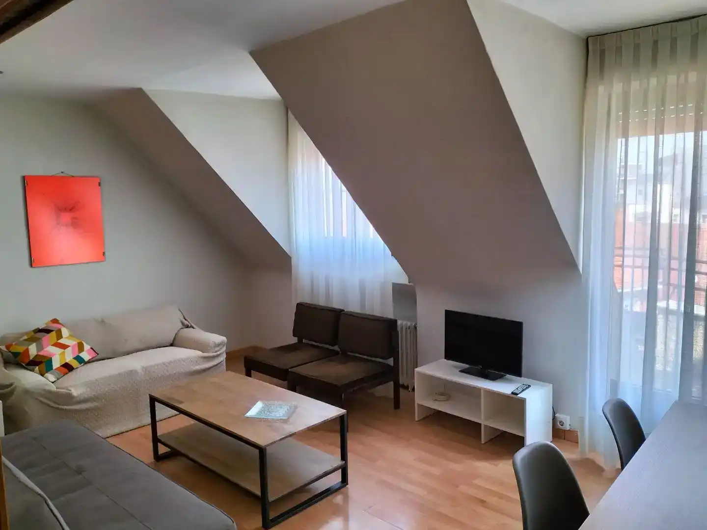 Sala de estar de Piso para compartir en León Capital  con Parquet, Amueblado y Balcón