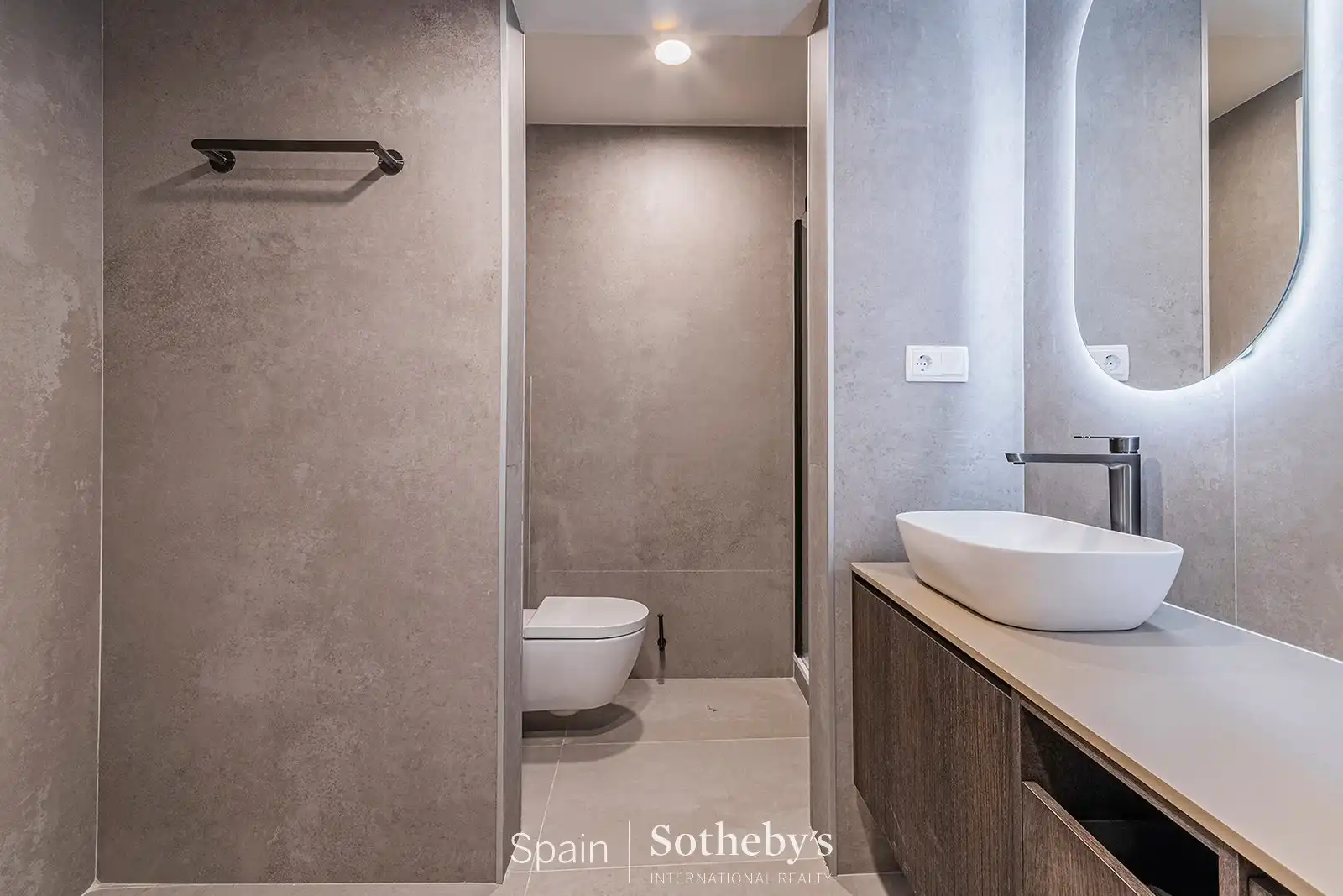 Bany de Apartament en venda en Barcelona amb Aire condicionat, Calefacció i Terrassa