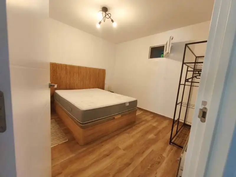 Schlafzimmer von Erdgeschoss zum Verkauf in Santander mit Privatgarten, Parkett und Möbliert