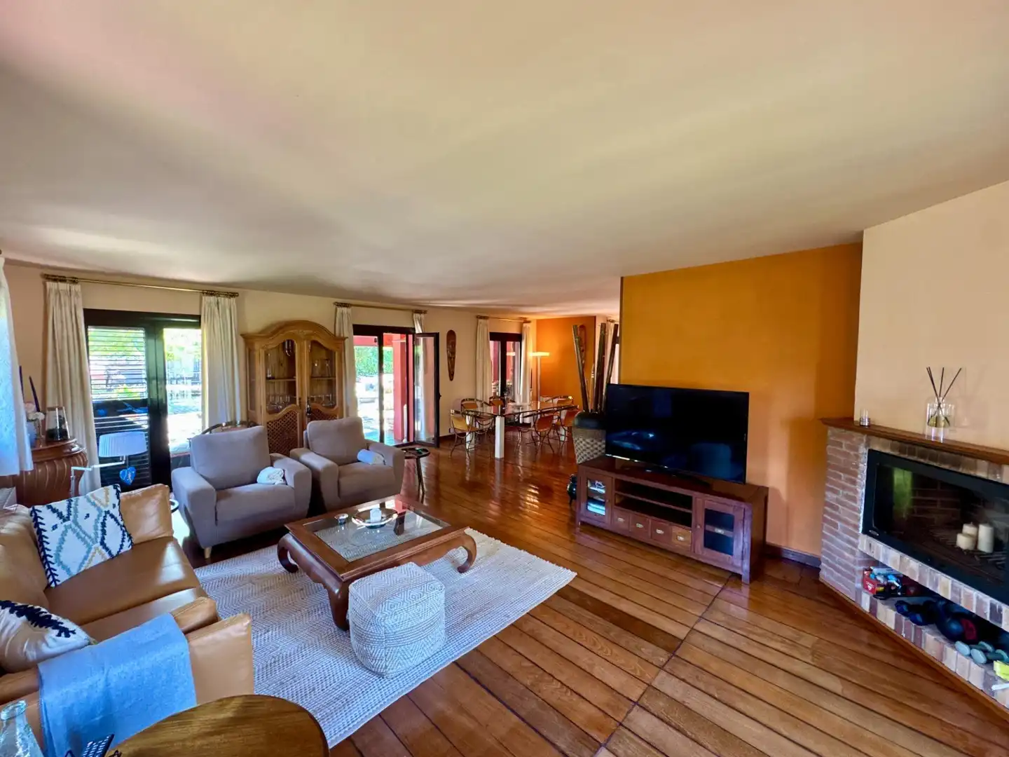 Sala d'estar de Casa o xalet en venda en Olivella amb Calefacció, Jardí privat i Terrassa