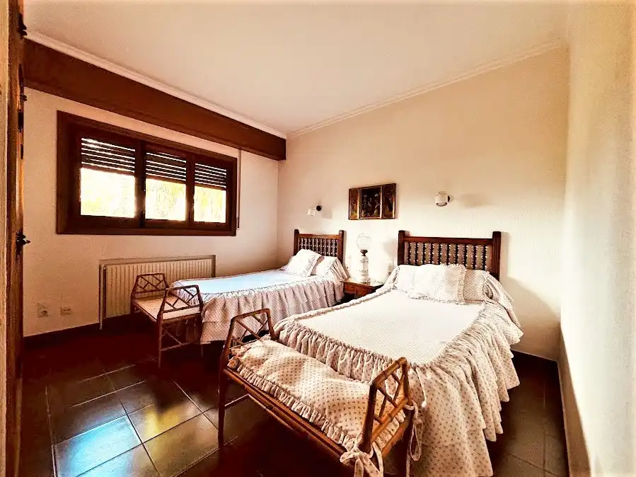 Dormitori de Casa o xalet en venda en Atzeneta d'Albaida amb Aire condicionat, Calefacció i Jardí privat