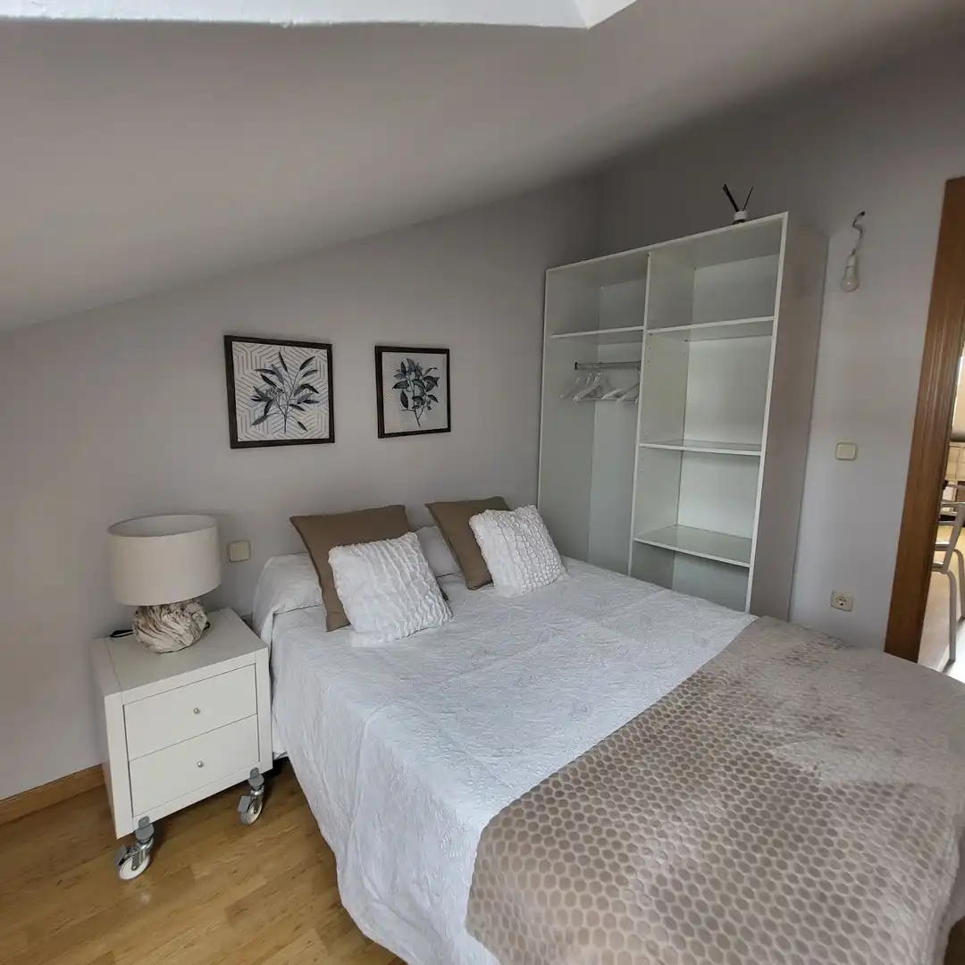 Habitación de Ático de alquiler en Ávila con Amueblado