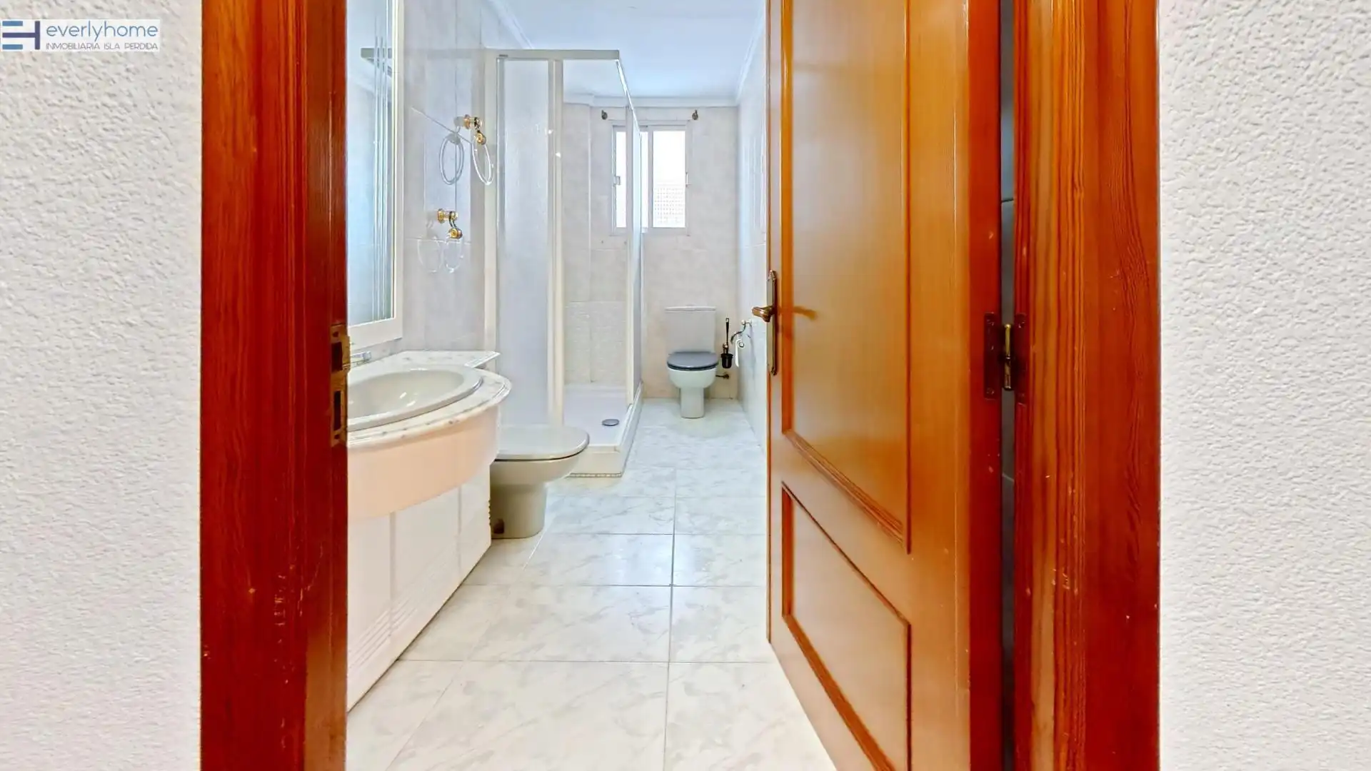 Bathroom of Flat for rent in Valencia  with Furnished and Balcony