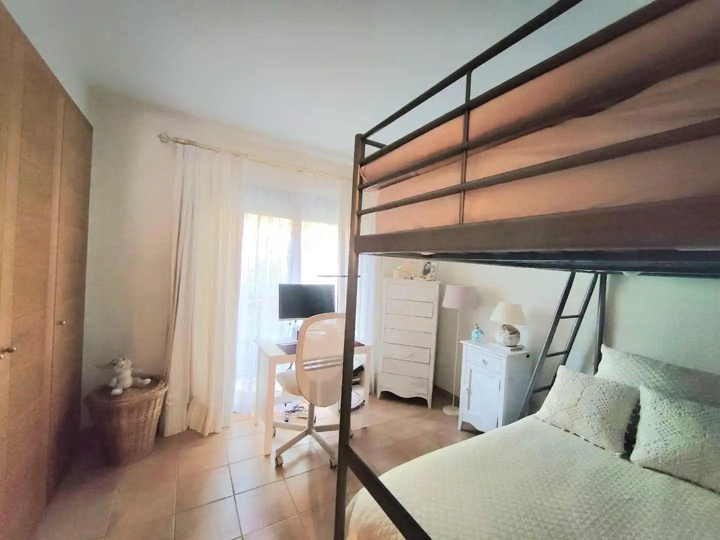 Habitación de Apartamento en venta en Marbella con Calefacción, Jardín privado y Terraza