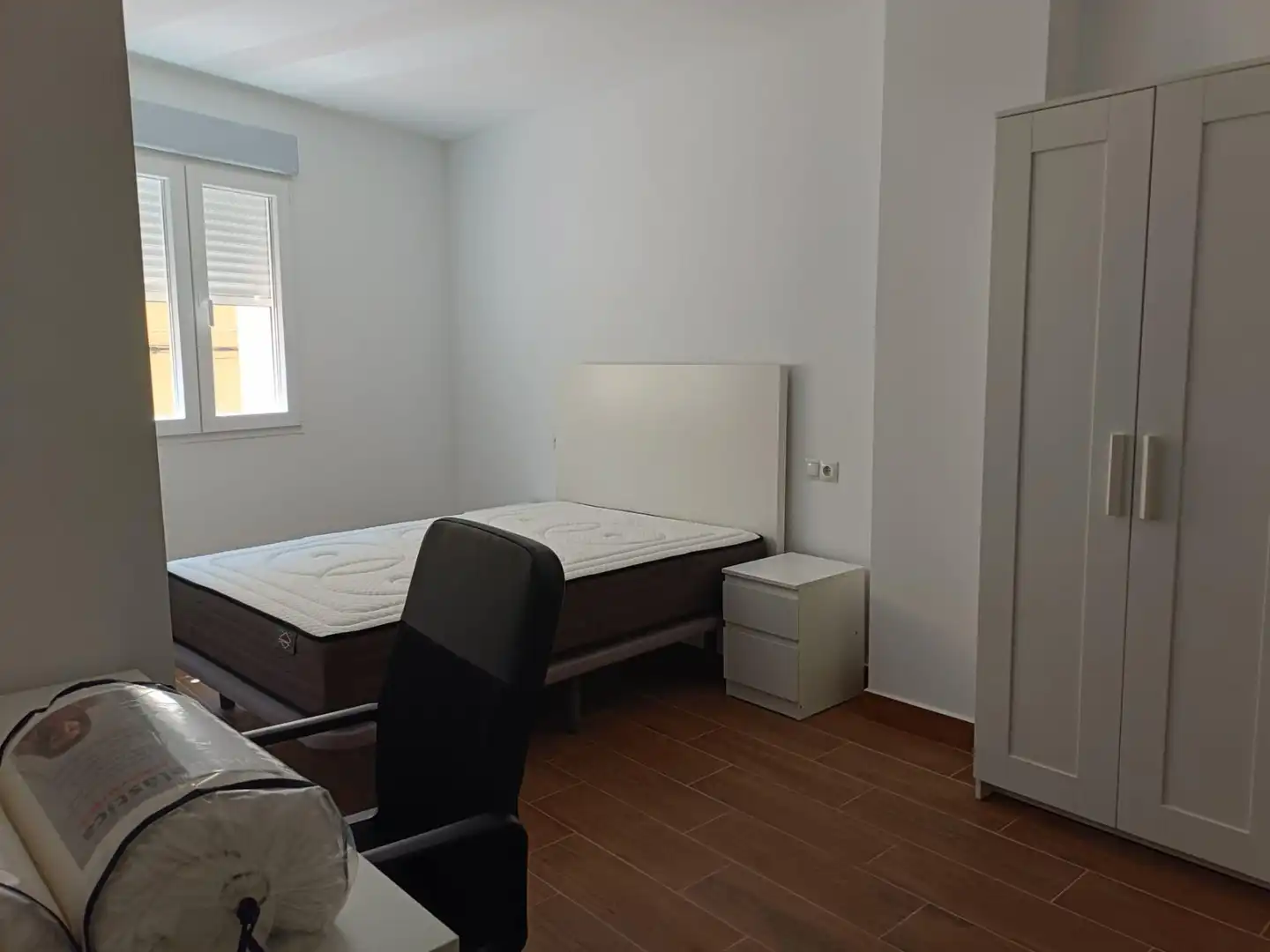 Bedroom of Flat for share in Teruel  with Air Conditioner, Heating and Furnished