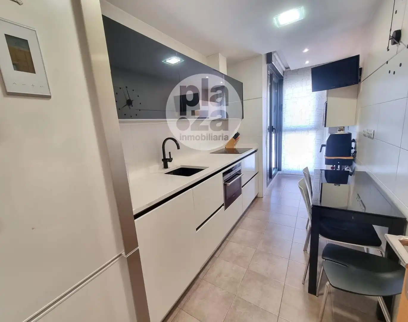 Cocina de Piso en venta en Burgos con Calefacción, Terraza y Trastero