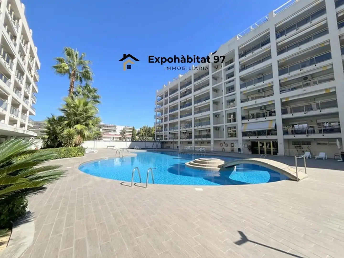 Vista exterior de Apartament en venda en Salou amb Calefacció, Parquet i Moblat