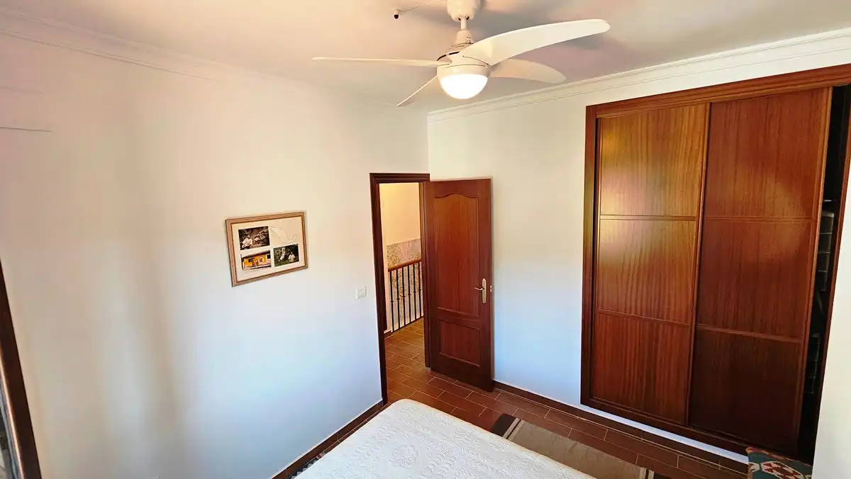 Habitación de Casa adosada en venta en Aroche con Aire acondicionado, Jardín privado y Amueblado