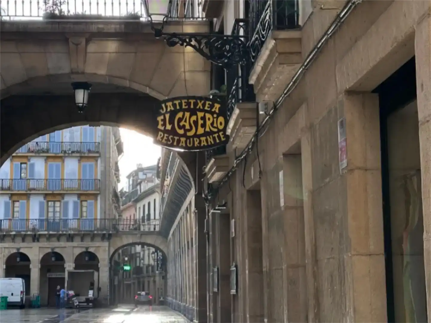 Vista exterior de Pis de lloguer en Donostia - San Sebastián  amb Parquet, Moblat i Balcó