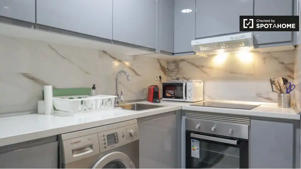 Flat with terrace to rent in Tetuán, imagen 9