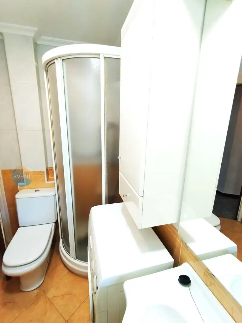 Baño de Piso de alquiler en Salamanca con Calefacción, Terraza y Amueblado