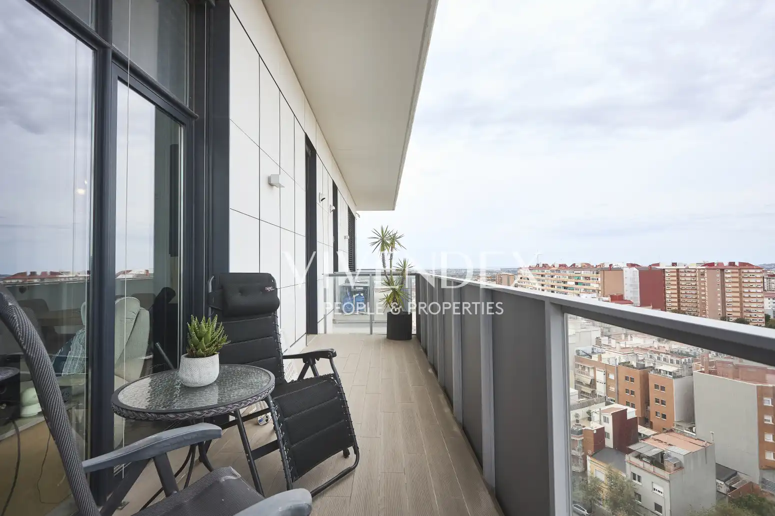 Terrassa de Àtic en venda en L'Hospitalet de Llobregat amb Aire condicionat, Calefacció i Parquet