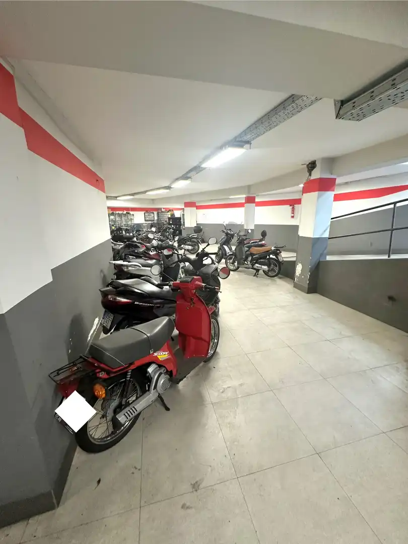 Parkplatz von Geschaftsraum zum Verkauf in Barcelona mit Möbliert