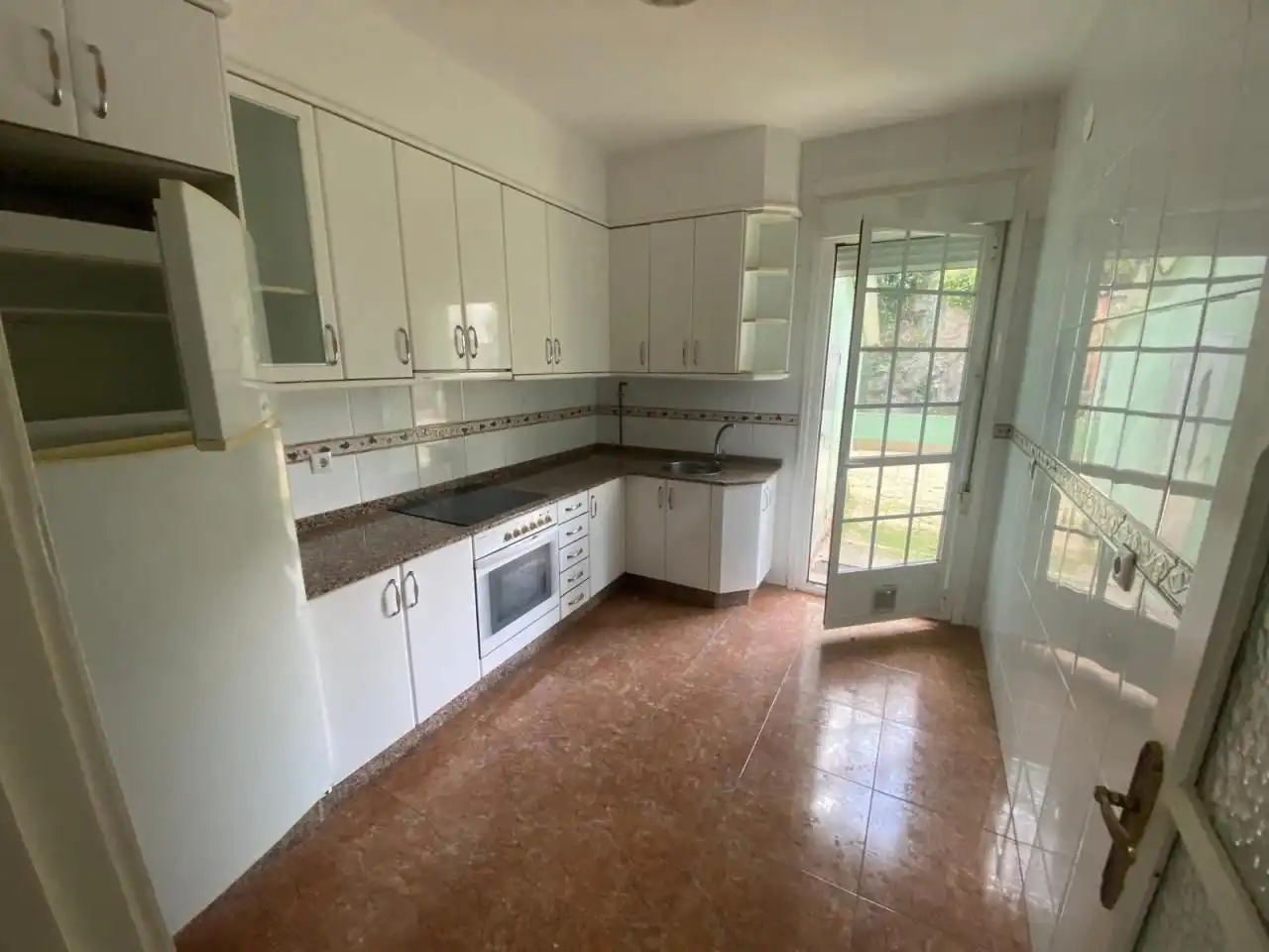 Küche von Wohnung zum Verkauf in Ourense Capital  mit Parkett, Terrasse und Balkon