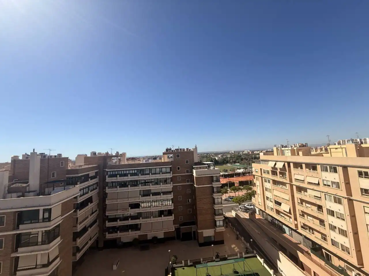 Vista exterior de Ático en venta en Elche / Elx con Aire acondicionado, Parquet y Terraza