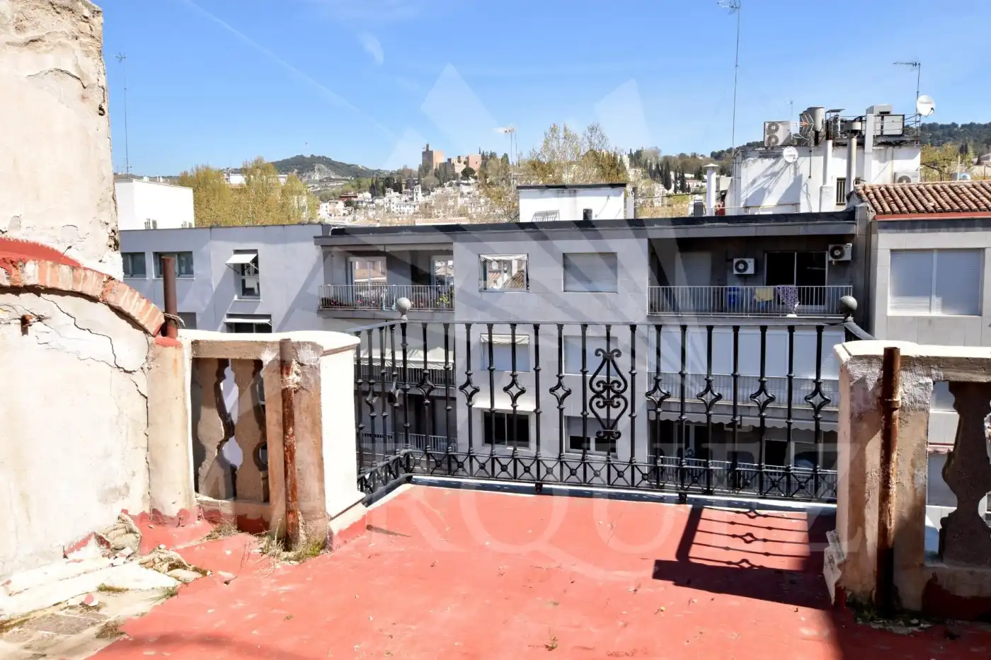 Außenansicht von Gebäude zum Verkauf in Granada