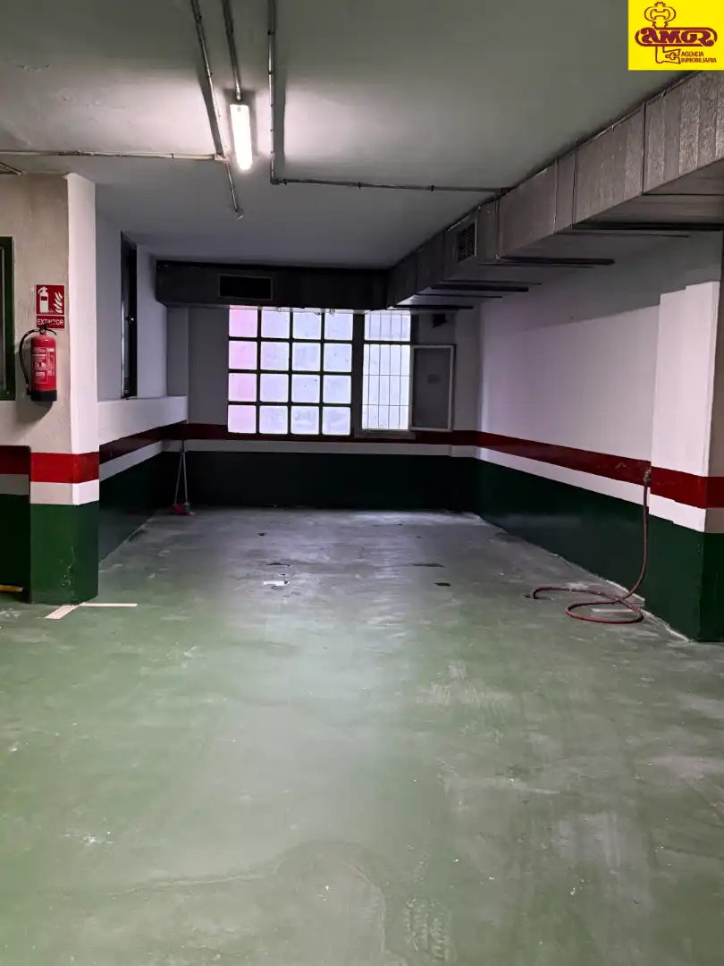 Aparcament amb ascensor en venda a Rúa do Xeneral Pardiñas