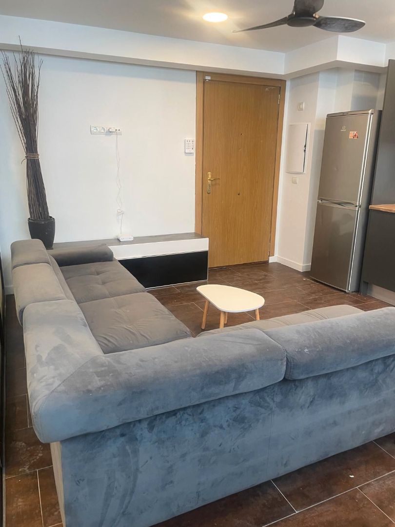 Sala de estar de Loft de alquiler en El Álamo con Aire acondicionado, Calefacción y Amueblado