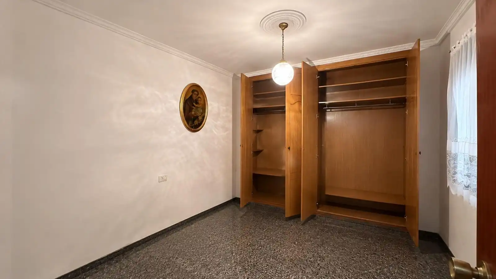 Habitación de Casa o chalet en venta en Guadassuar con Terraza, Trastero y Balcón