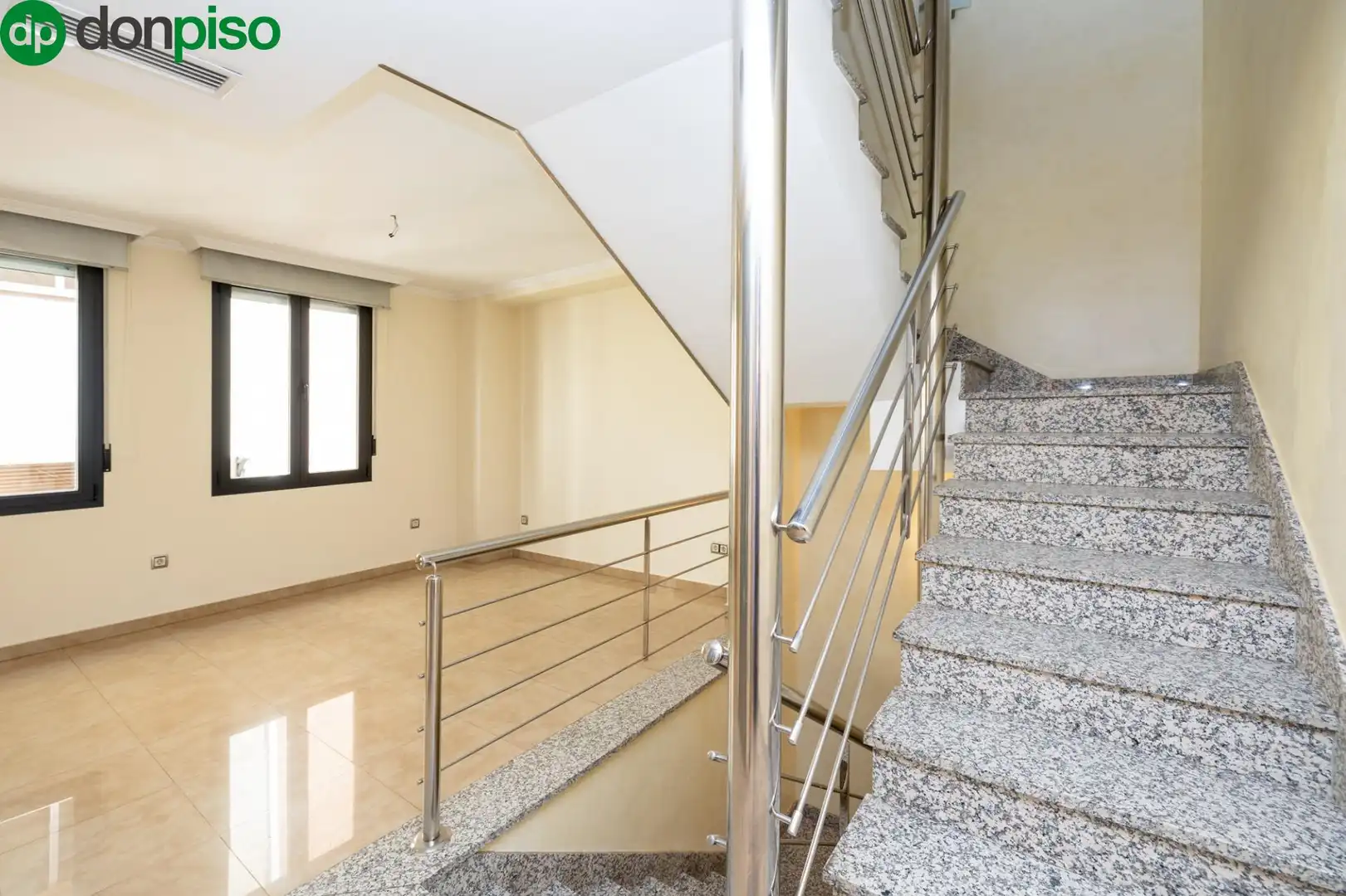 Houses for sale in Granada  with Air Conditioner, Heating and Terrace