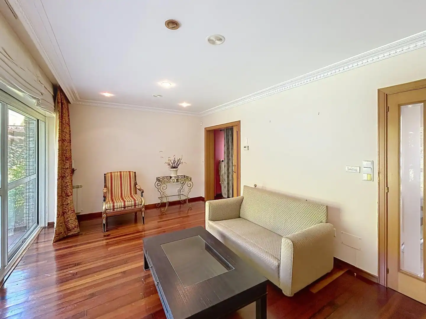 Sala de estar de Casa adosada en venta en Santiago de Compostela  con Calefacción, Terraza y Piscina comunitaria