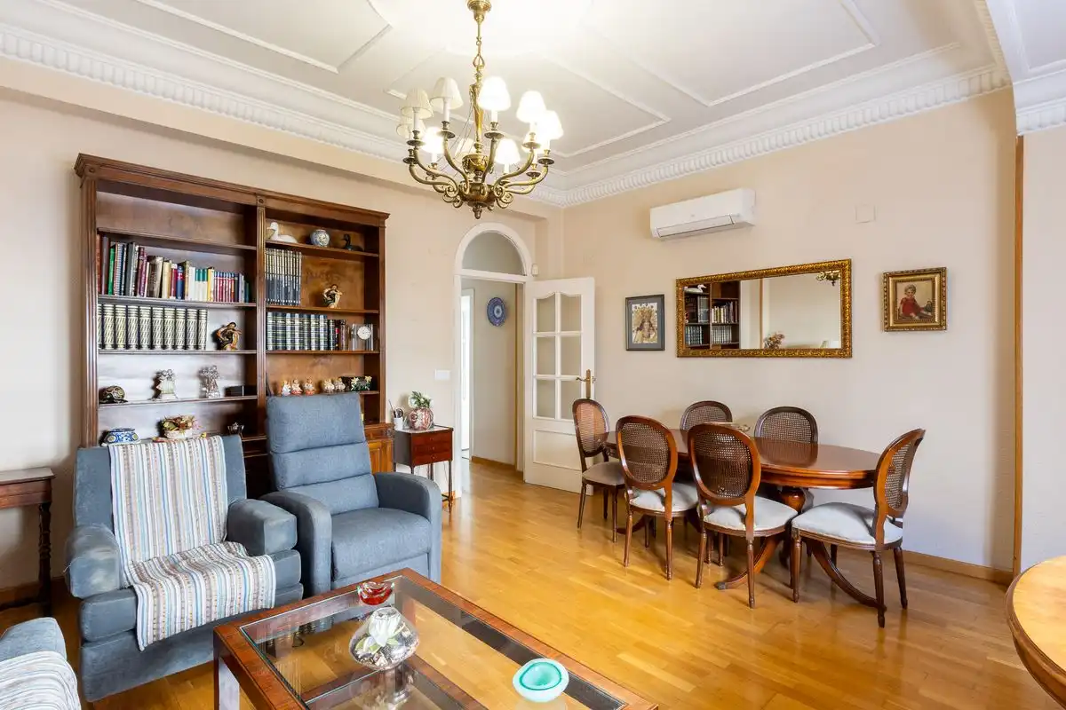 Sala d'estar de Pis en venda en Valencia amb Calefacció, Piscina i Moblat